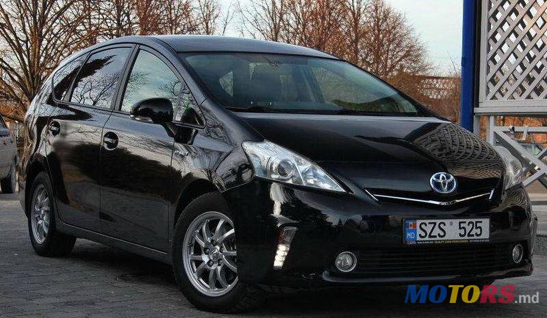 2013' Toyota Prius + photo #1