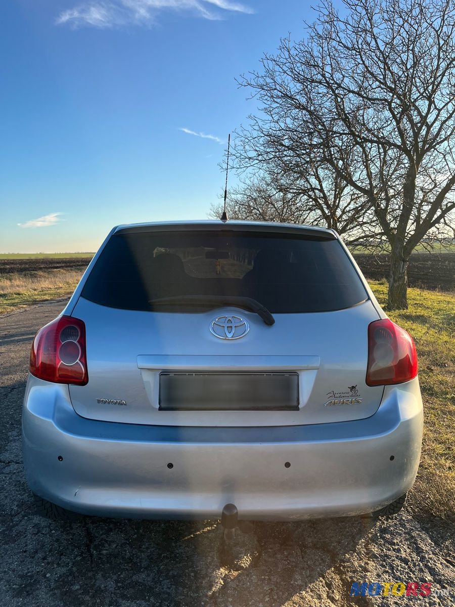 2008' Toyota Auris photo #5