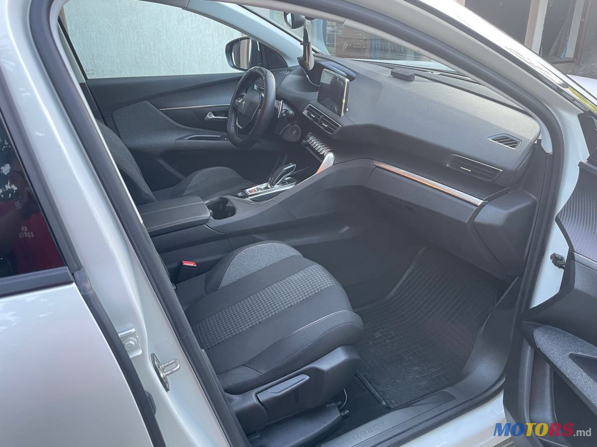 2020' Peugeot 5008 photo #5