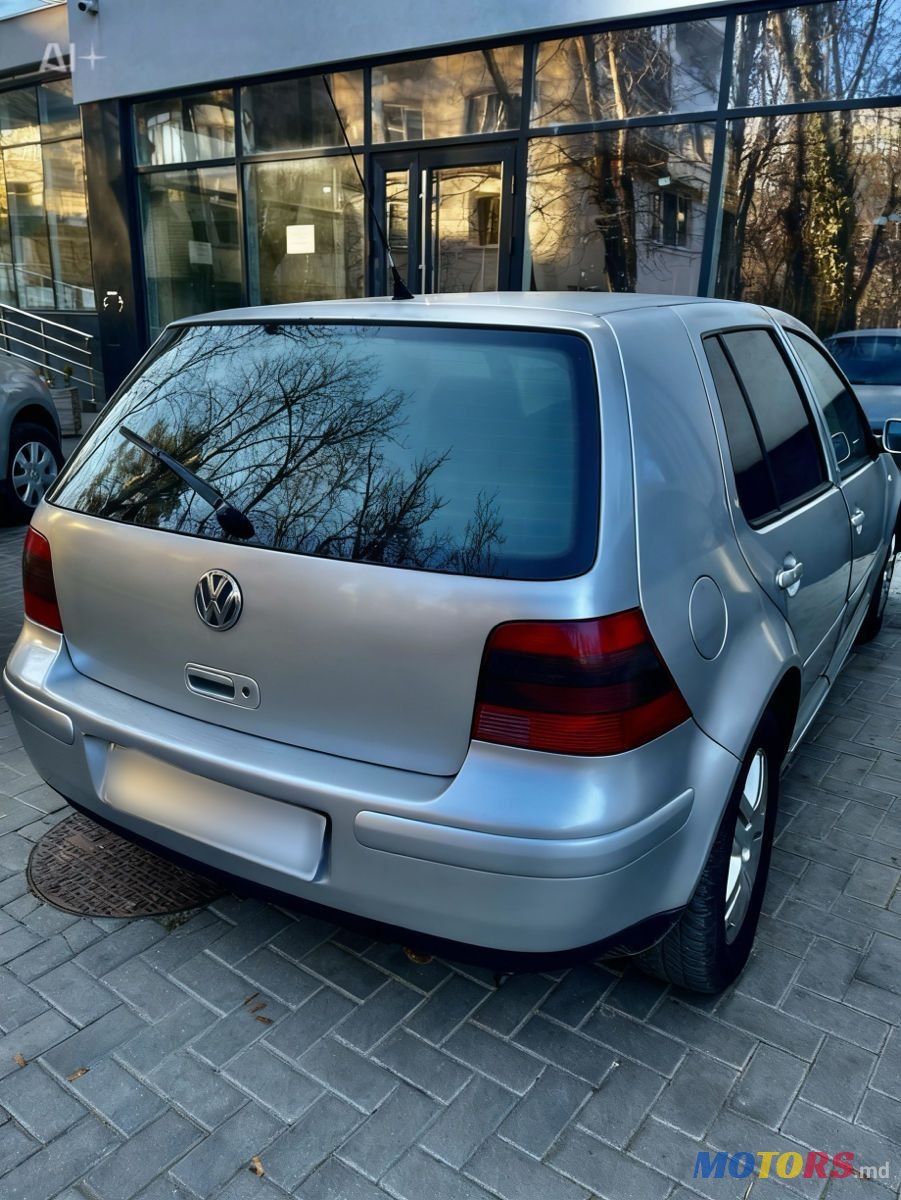 2001' Volkswagen Golf photo #2