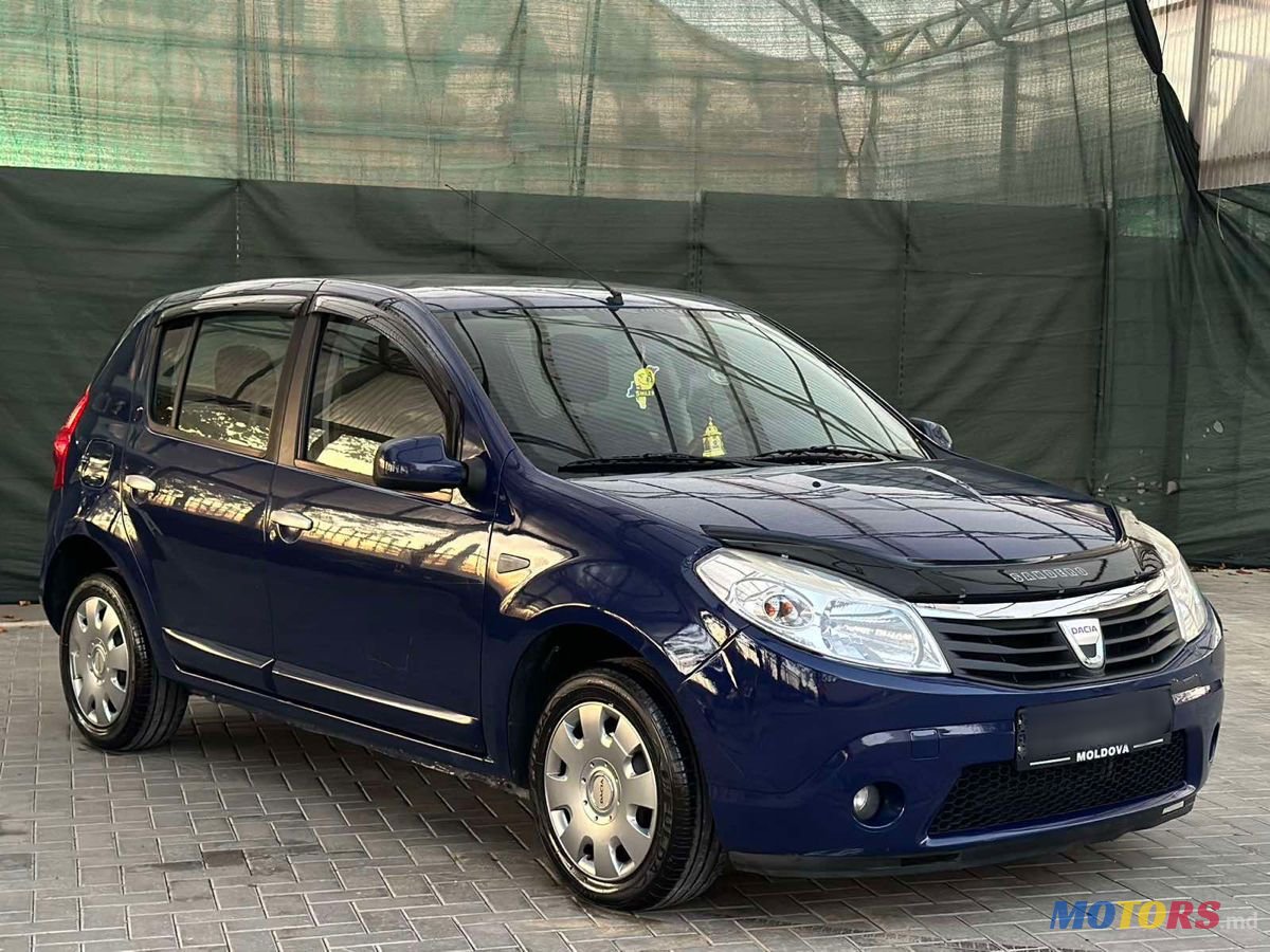 2008' Dacia Sandero photo #3