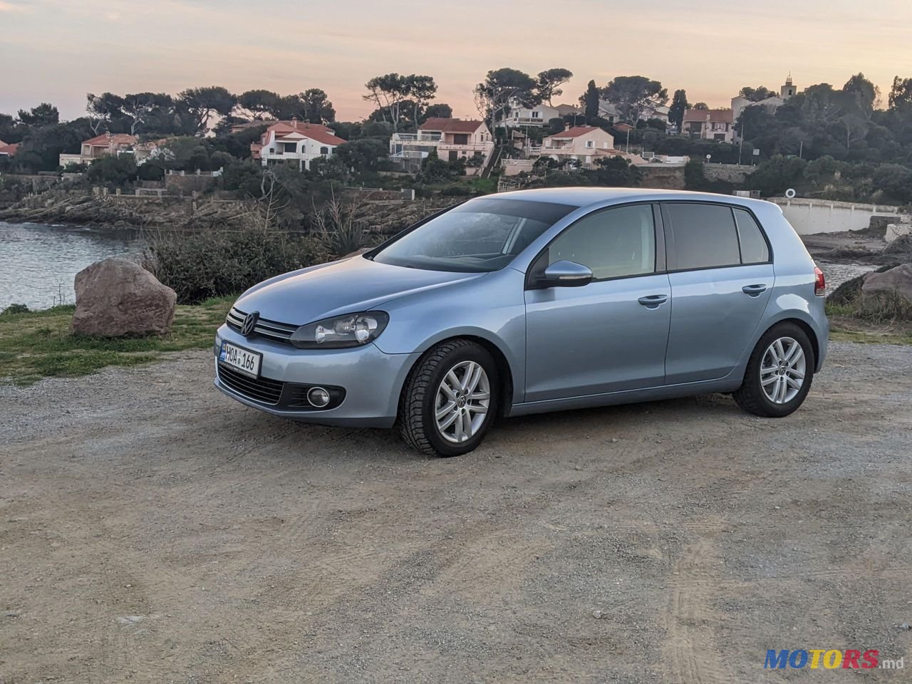 2010' Volkswagen Golf photo #4