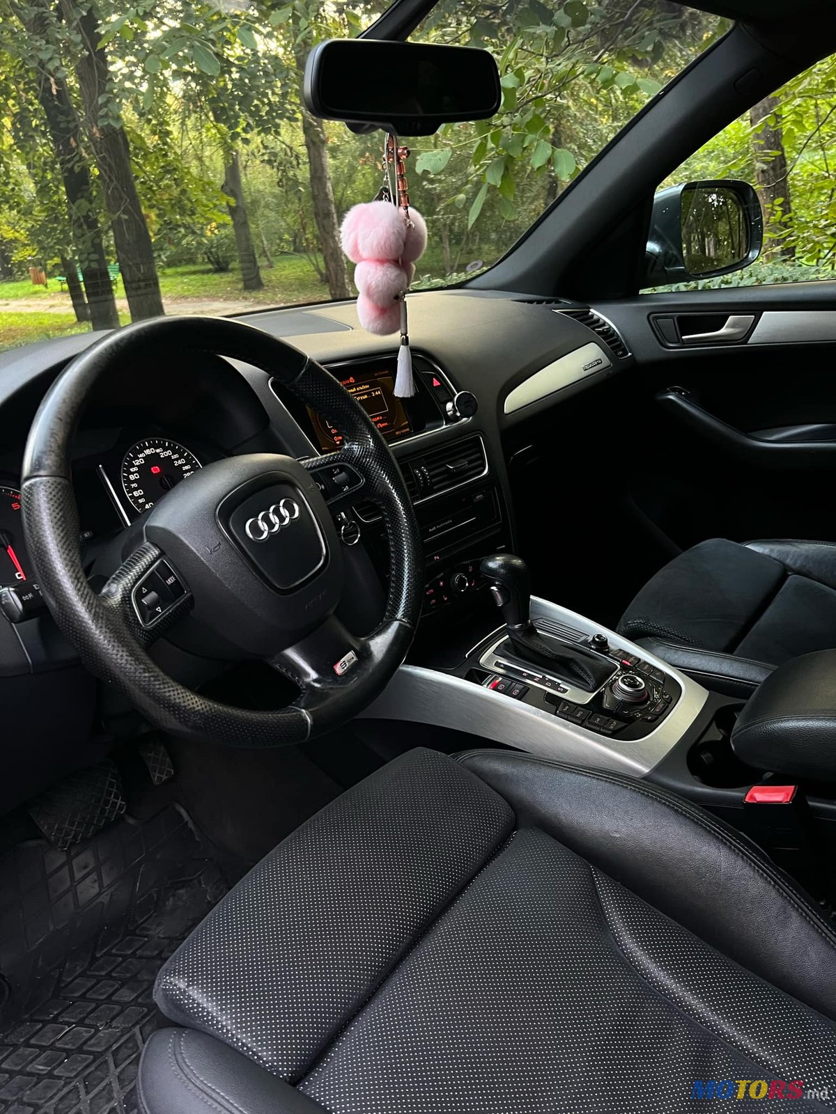 2011' Audi Q5 photo #5