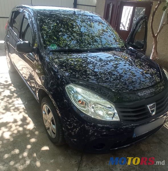 2012' Dacia Sandero photo #4