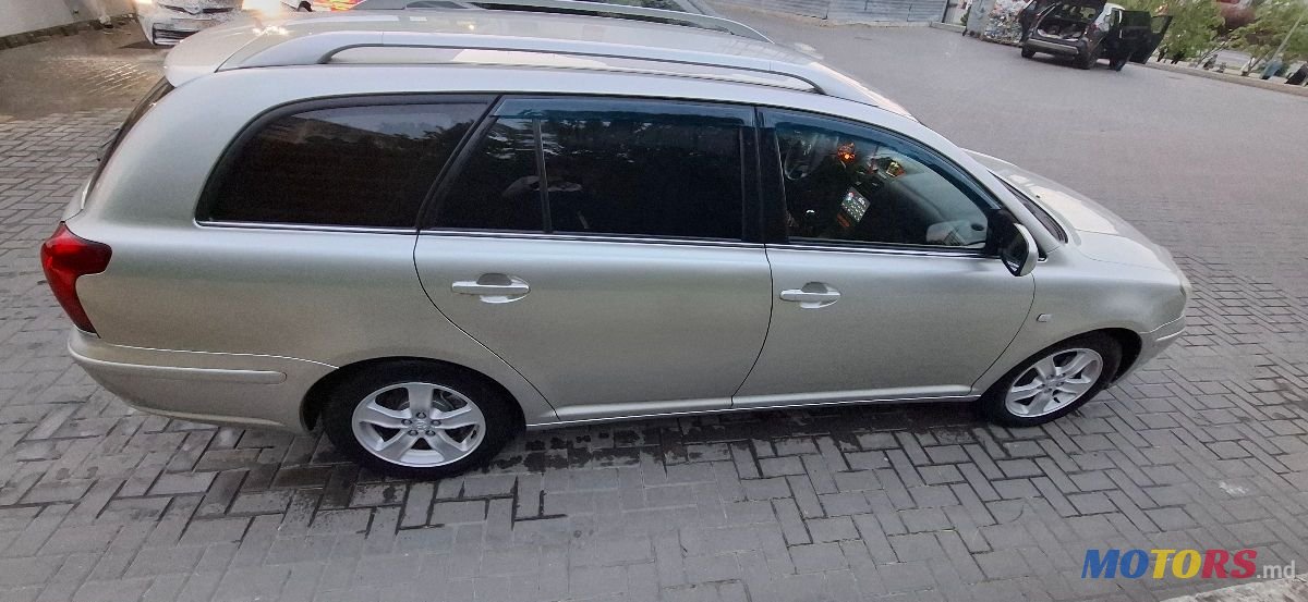 2005' Toyota Avensis photo #1