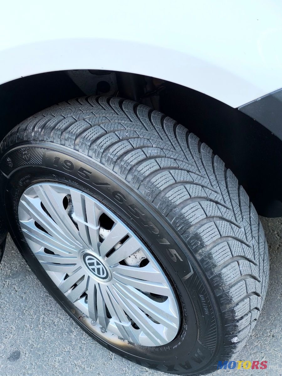 2015' Volkswagen Caddy photo #4