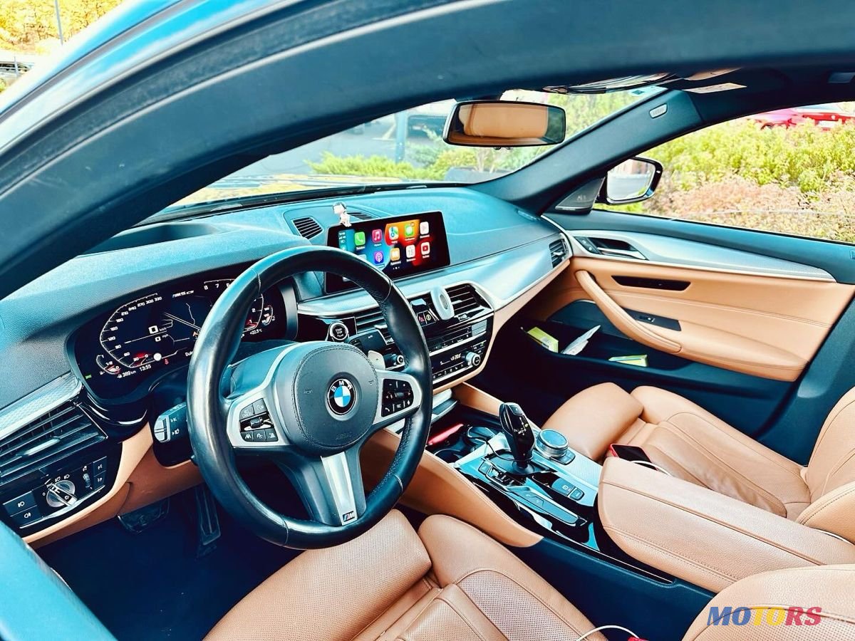 2020' BMW 5 Series photo #3
