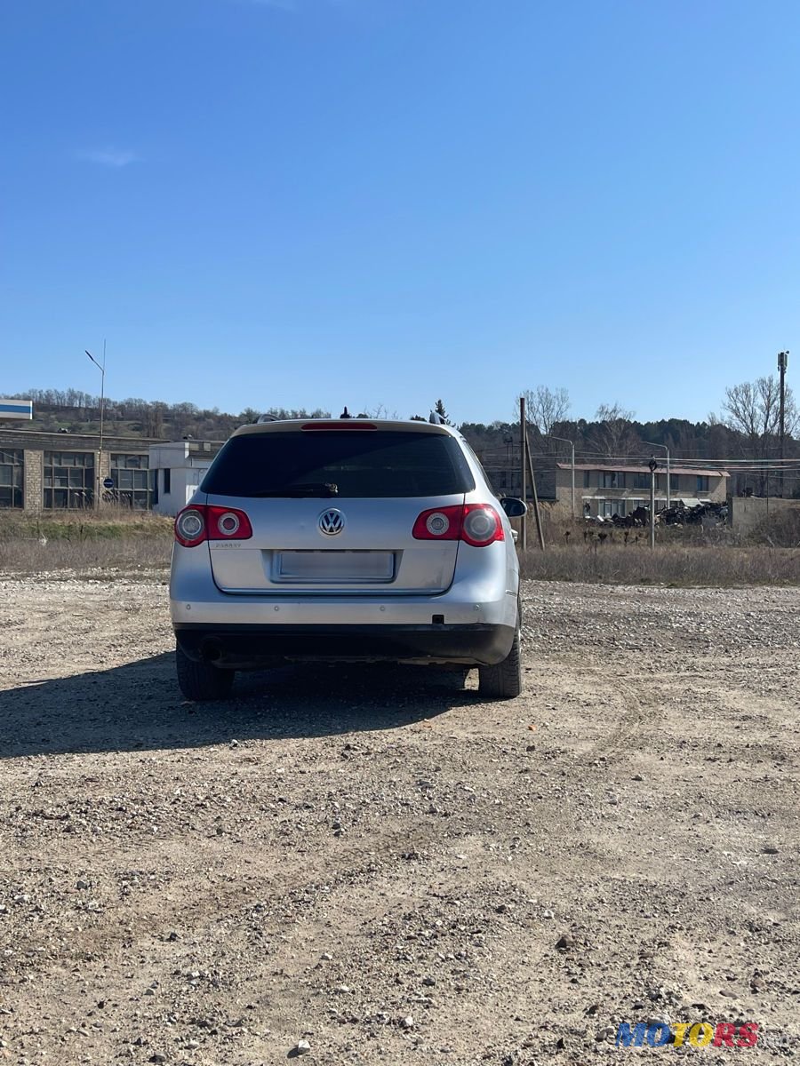 2008' Volkswagen Passat photo #6