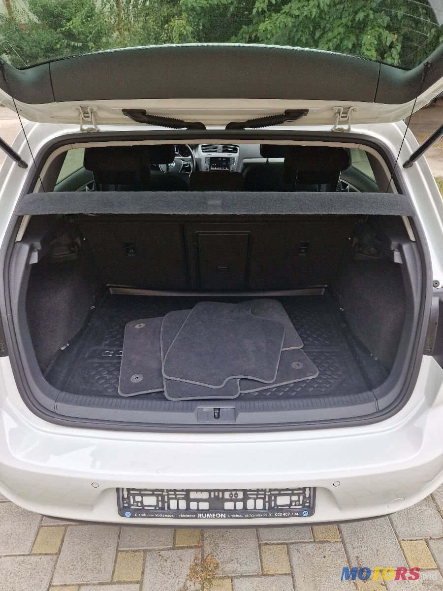 2015' Volkswagen Golf photo #5