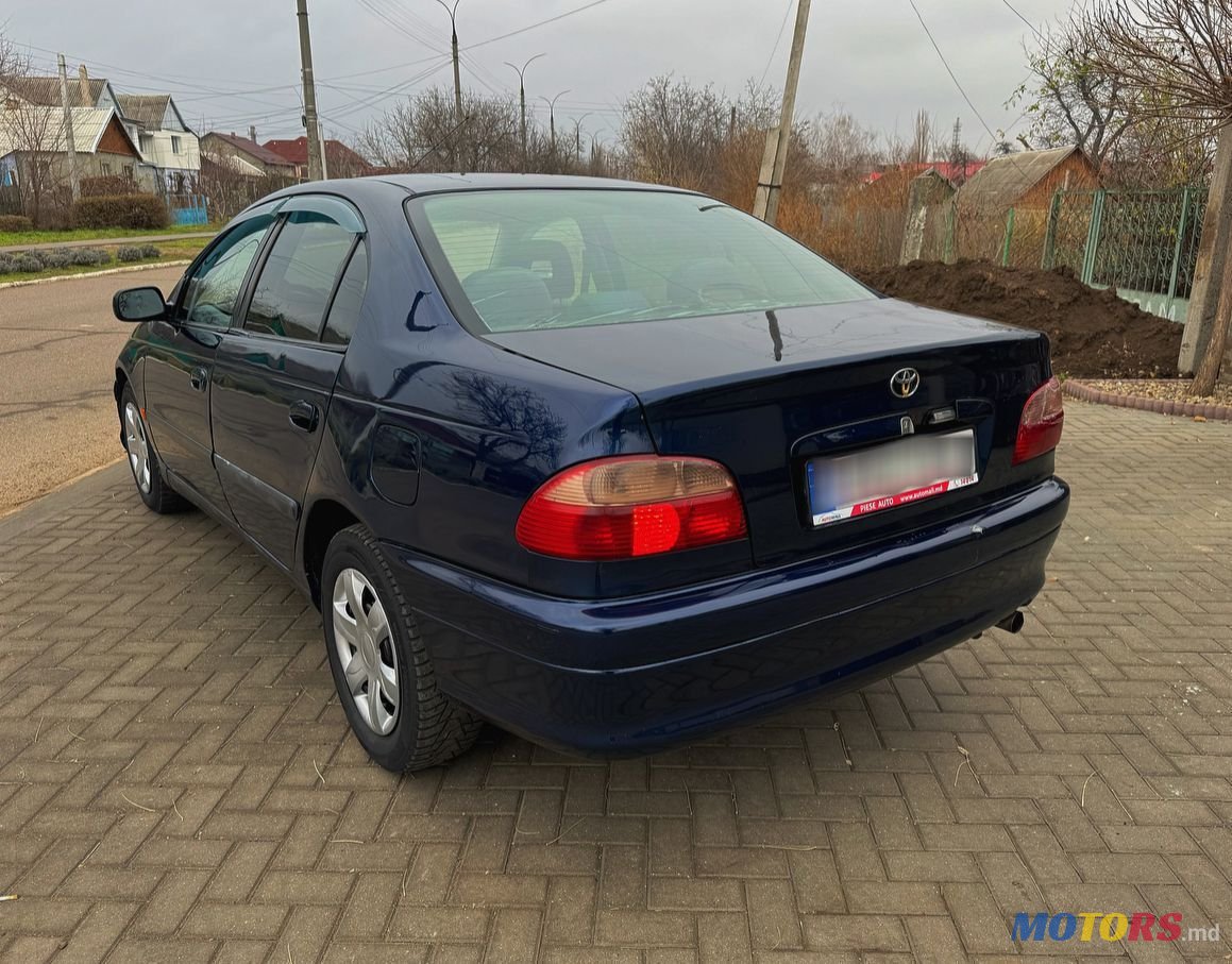 2001' Toyota Avensis photo #6