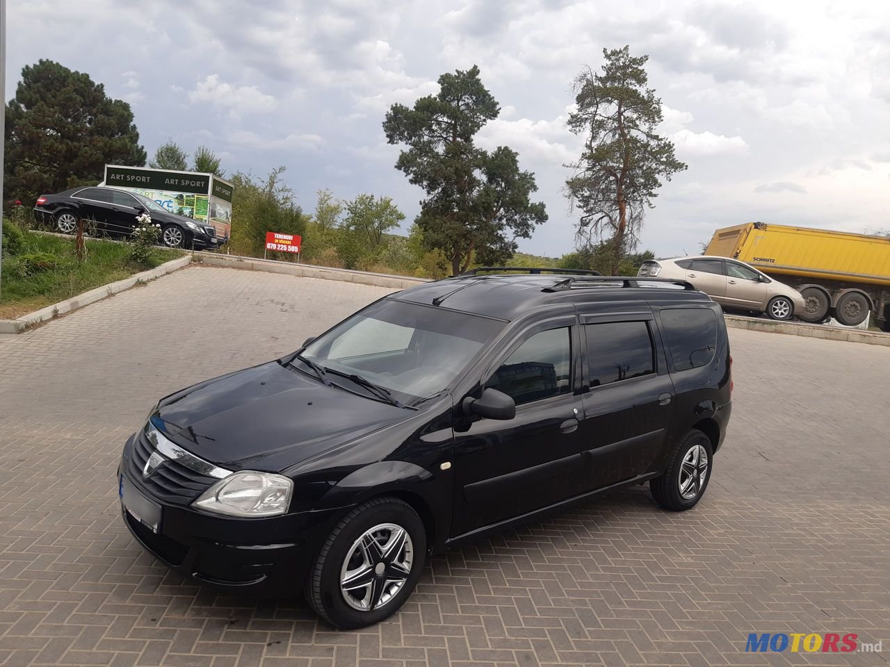 2009' Dacia Logan Mcv photo #2