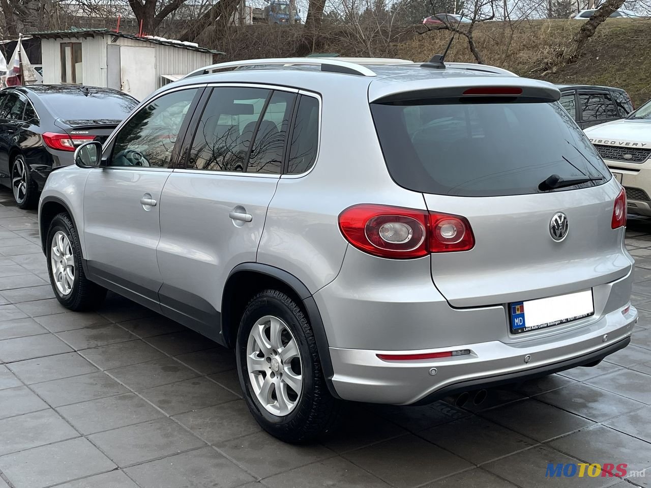 2011' Volkswagen Tiguan photo #4