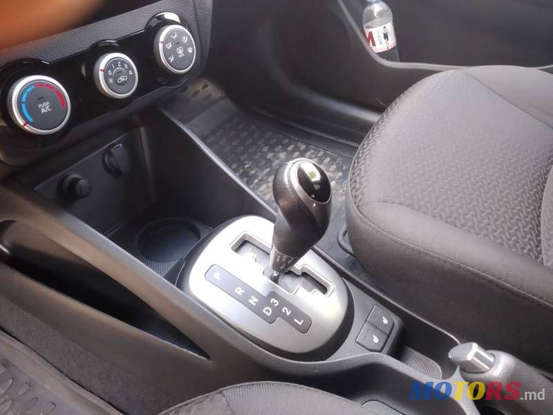 2015' Kia Rio photo #3