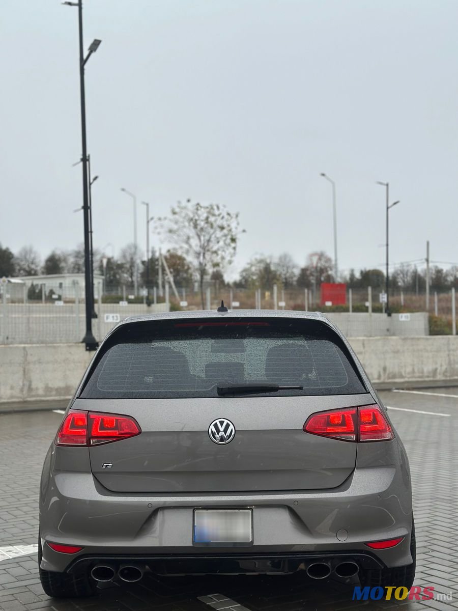 2015' Volkswagen Golf photo #5