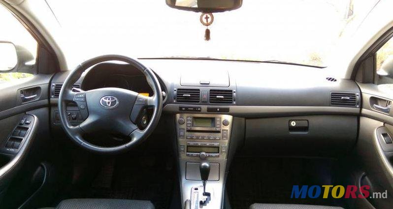 2007' Toyota Avensis photo #2