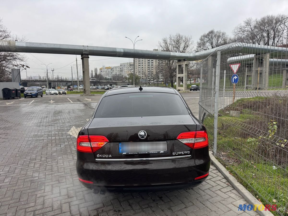 2014' Skoda Superb photo #4