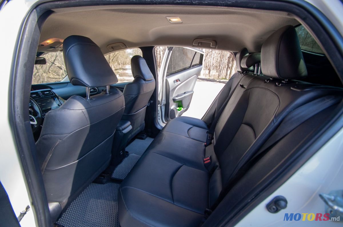 2016' Toyota Prius photo #5
