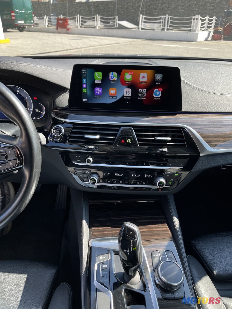 2017' BMW 5 Series photo #5