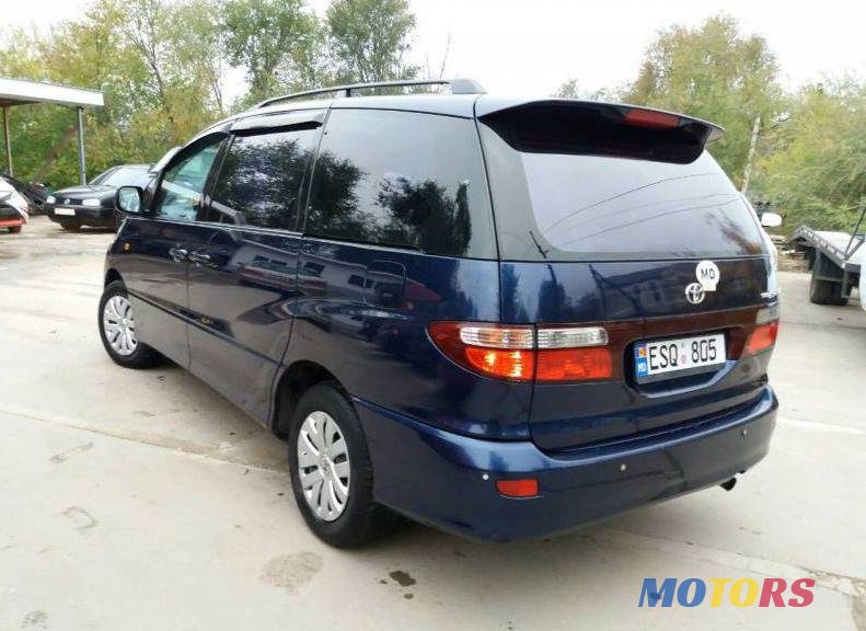 2001' Toyota Previa photo #2