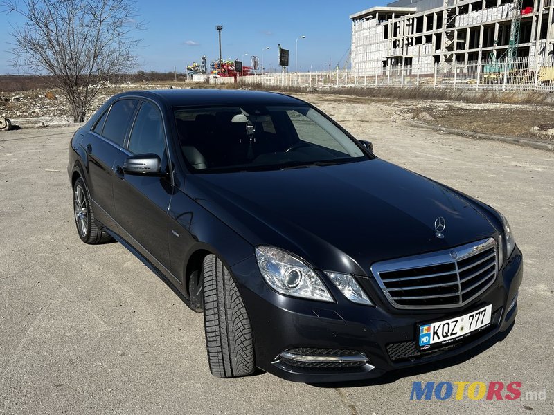 2011' Mercedes-Benz E Класс photo #2