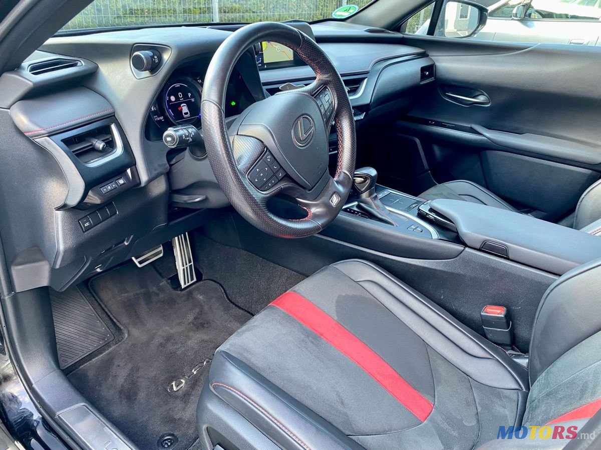 2019' Lexus UX photo #6