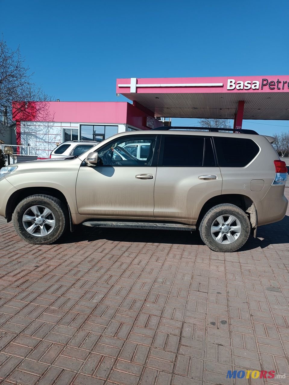2013' Toyota Land Cruiser Prado photo #2
