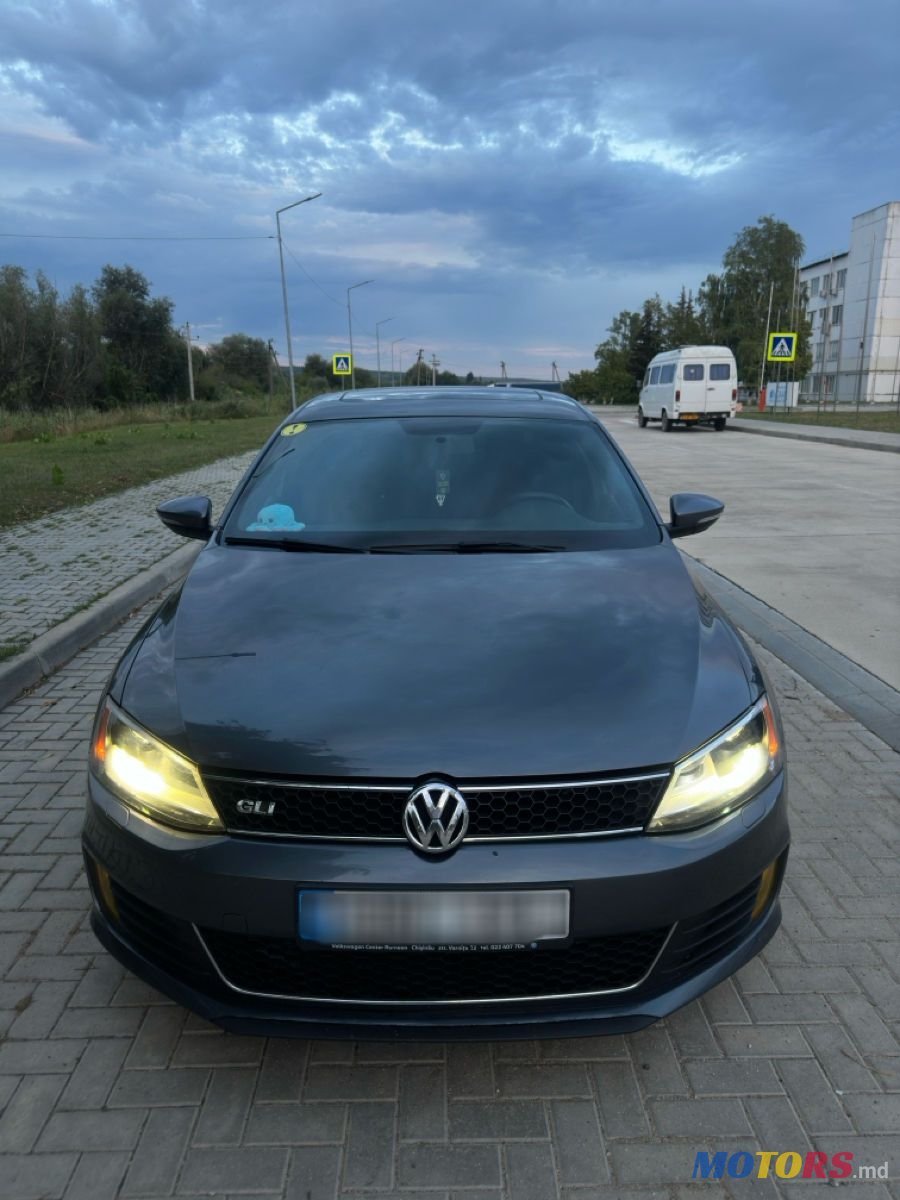2012' Volkswagen Jetta photo #1