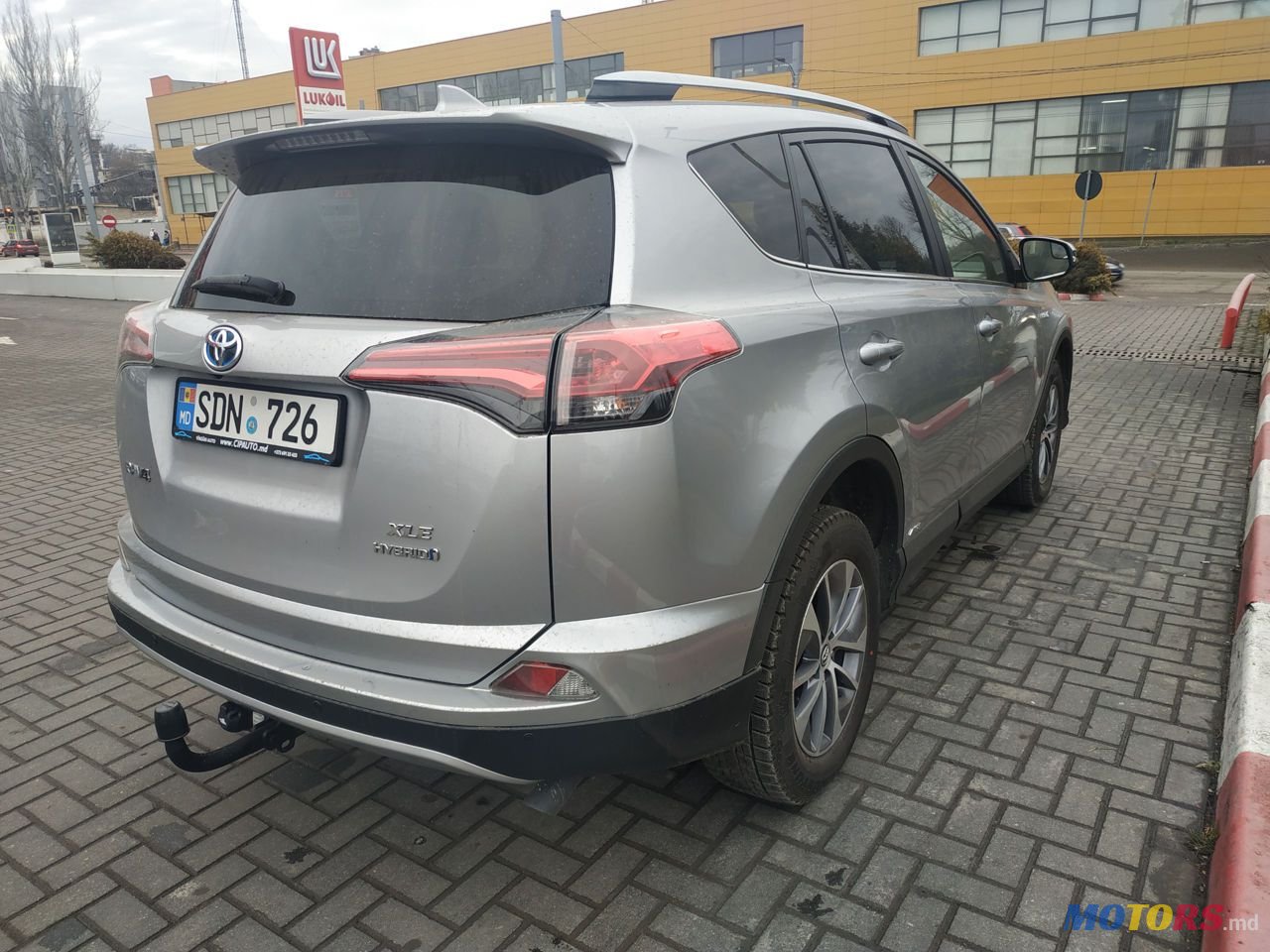 2017' Toyota RAV4 photo #3