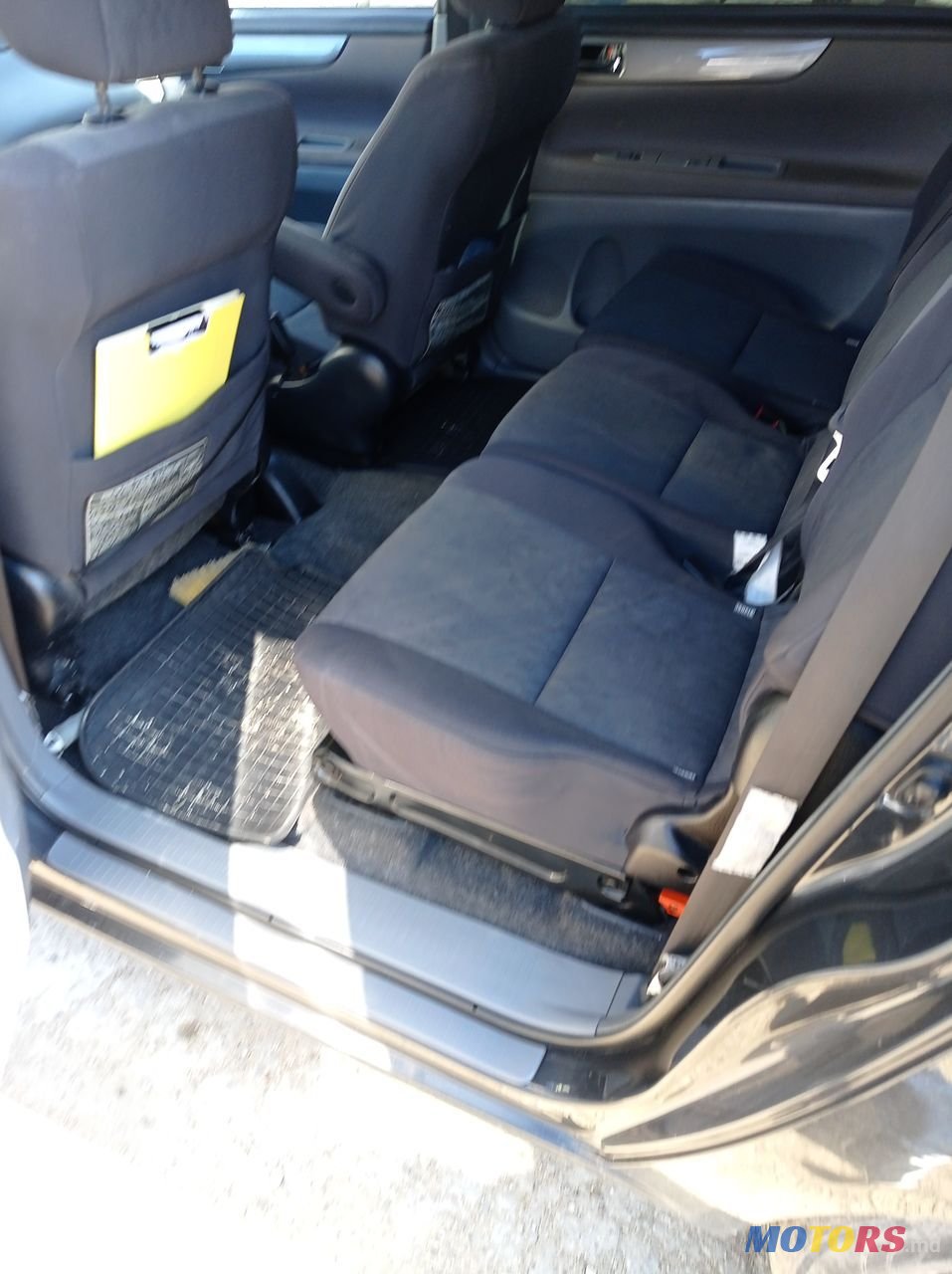 2002' Toyota Avensis Verso photo #6