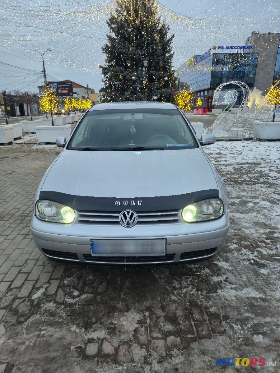 2002' Volkswagen Golf photo #1