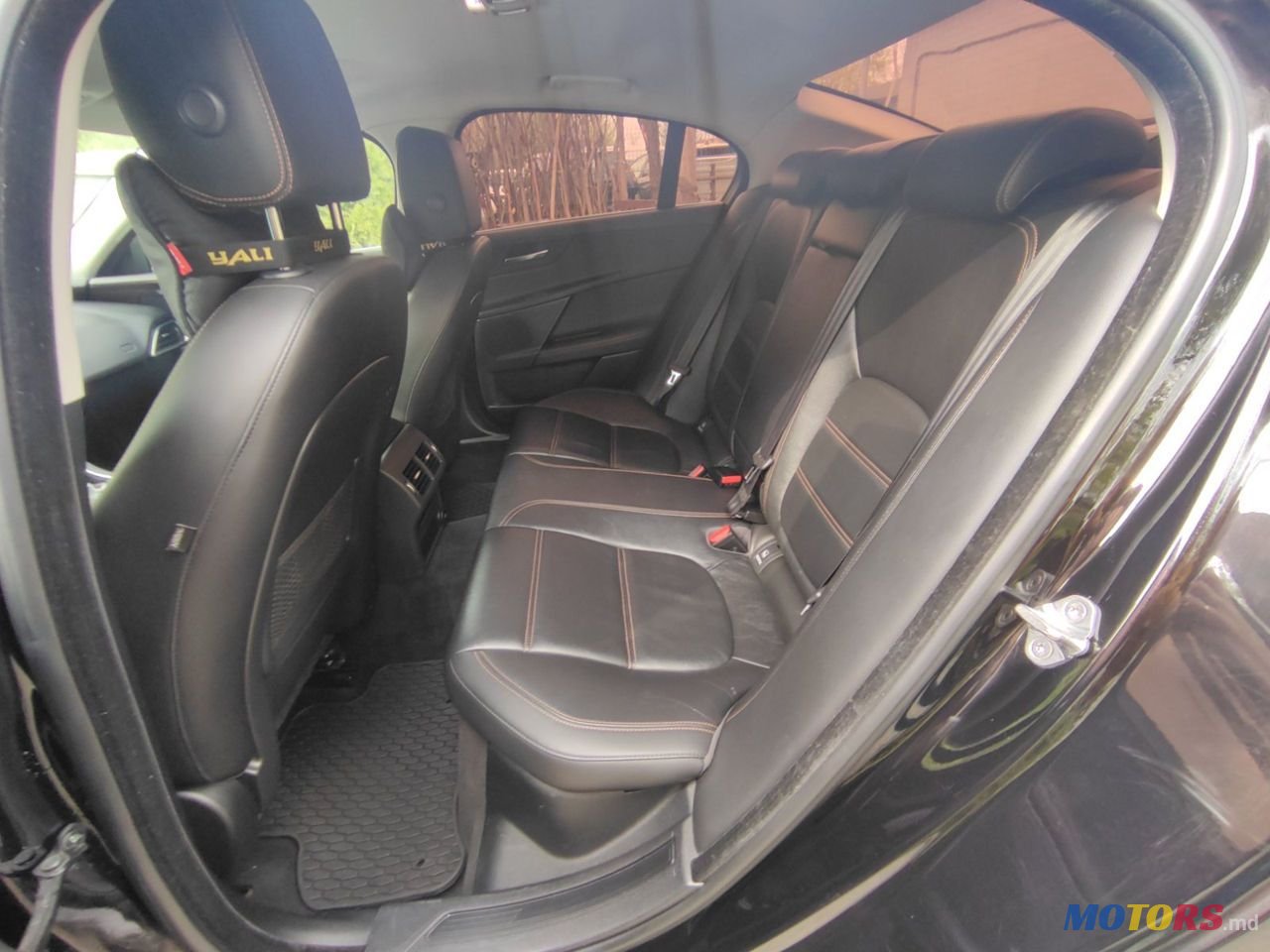 2015' Jaguar Xe photo #5