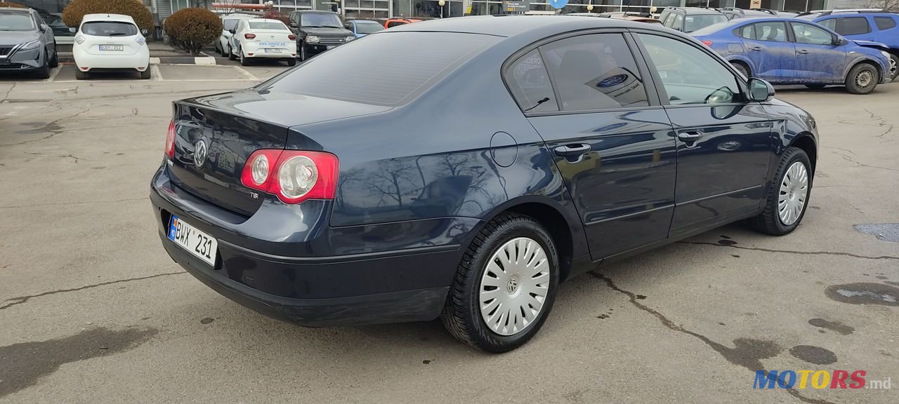 2008' Volkswagen Passat photo #3