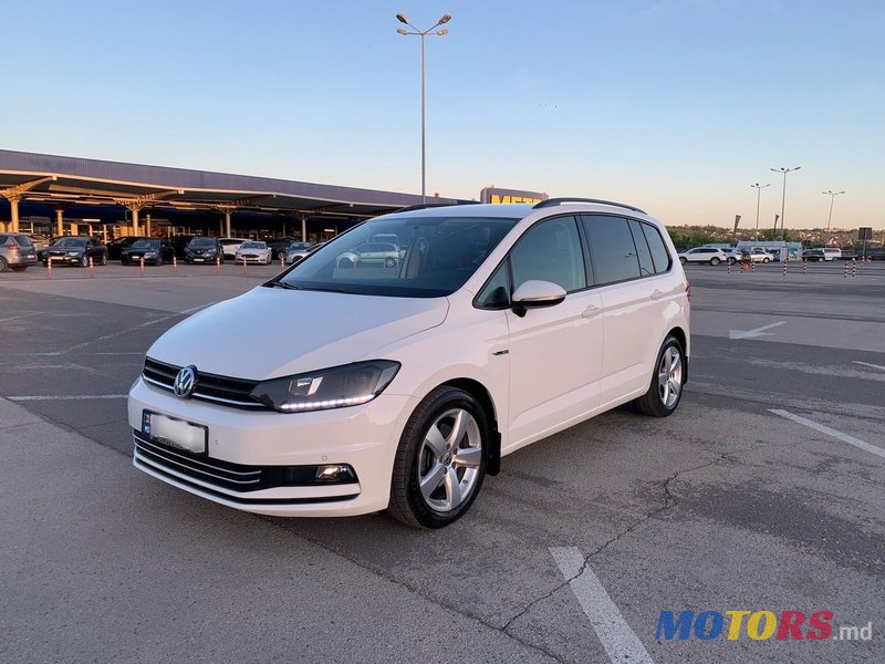 2018' Volkswagen Touran photo #4