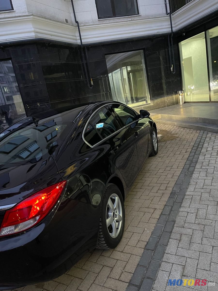 2010' Opel Insignia photo #2