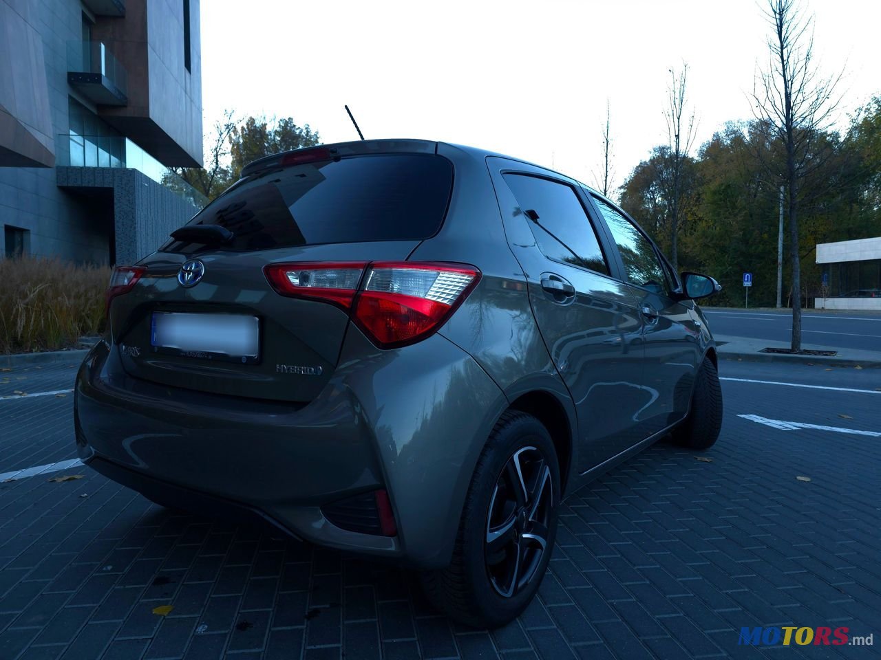 2017' Toyota Yaris photo #3