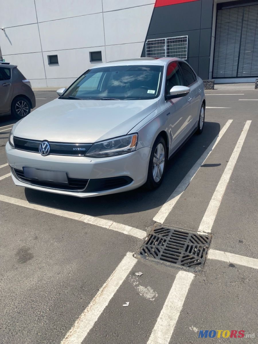 2012' Volkswagen Jetta photo #2