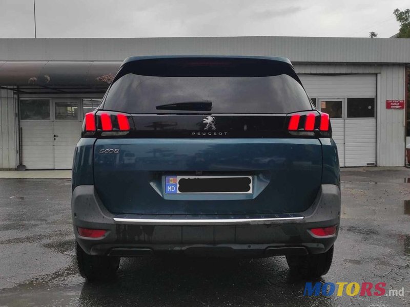 2017' Peugeot 5008 photo #2