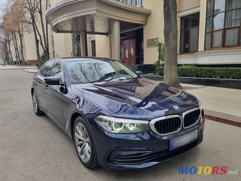 2019' BMW 5 Series photo #1