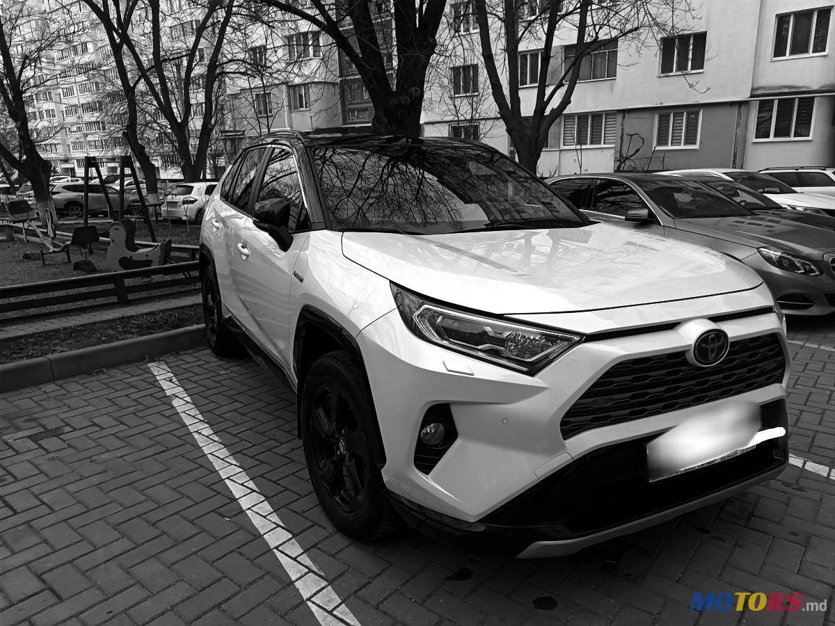 2019' Toyota RAV4 photo #2