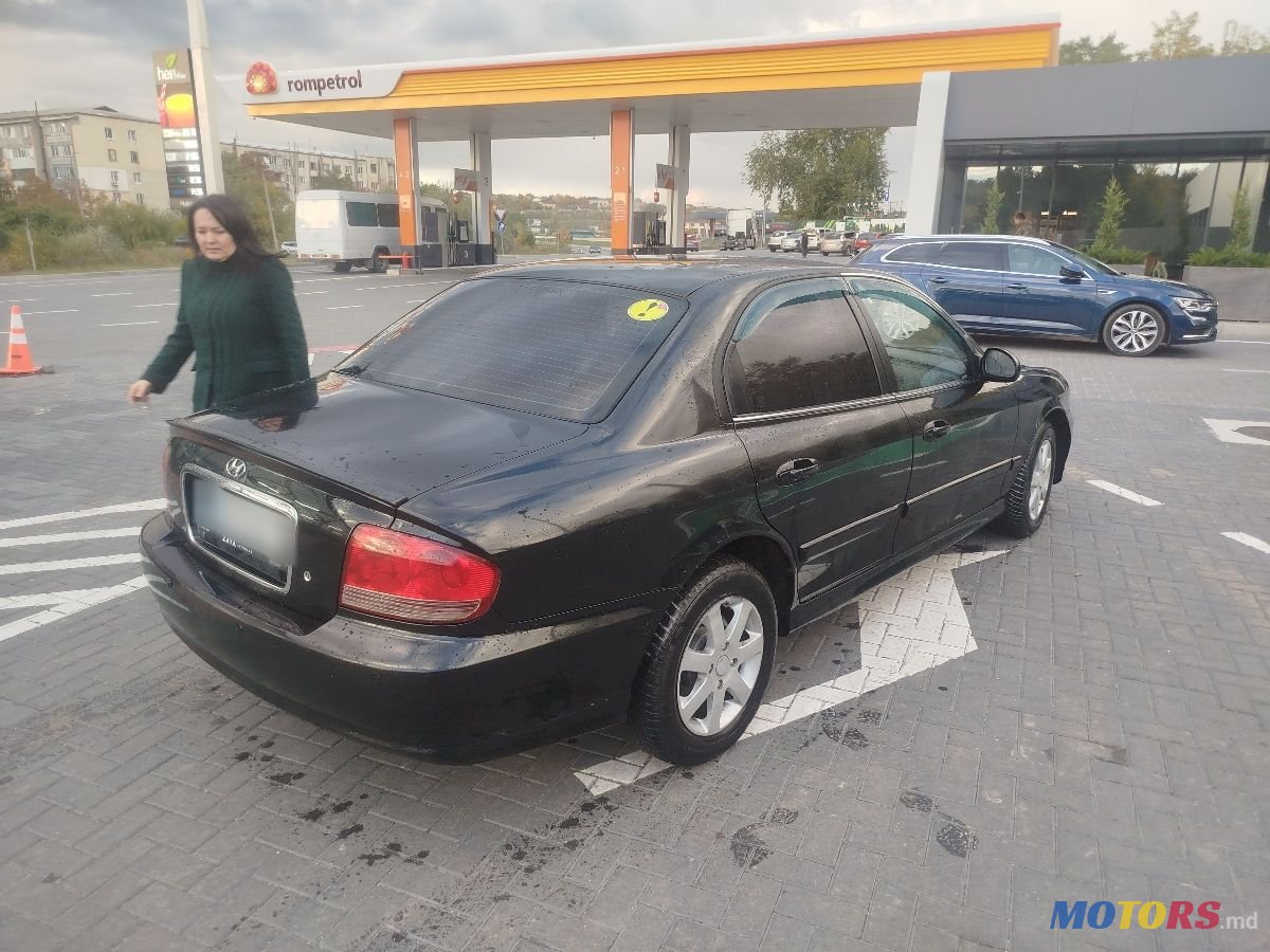 2002' Hyundai Sonata photo #3