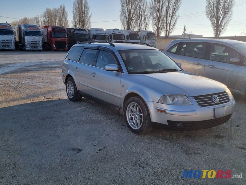 2002' Volkswagen Passat photo #1