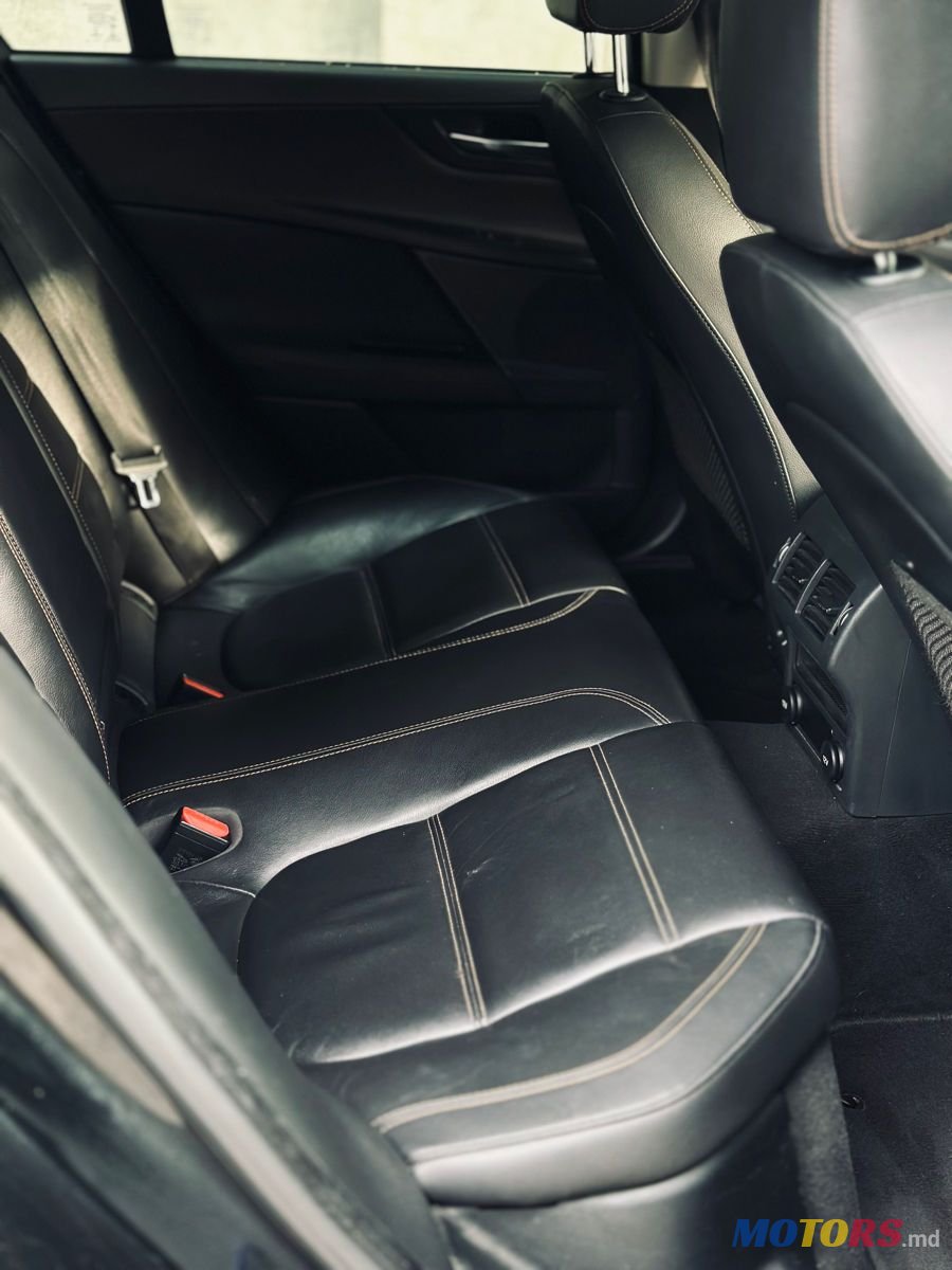 2017' Jaguar XE photo #6