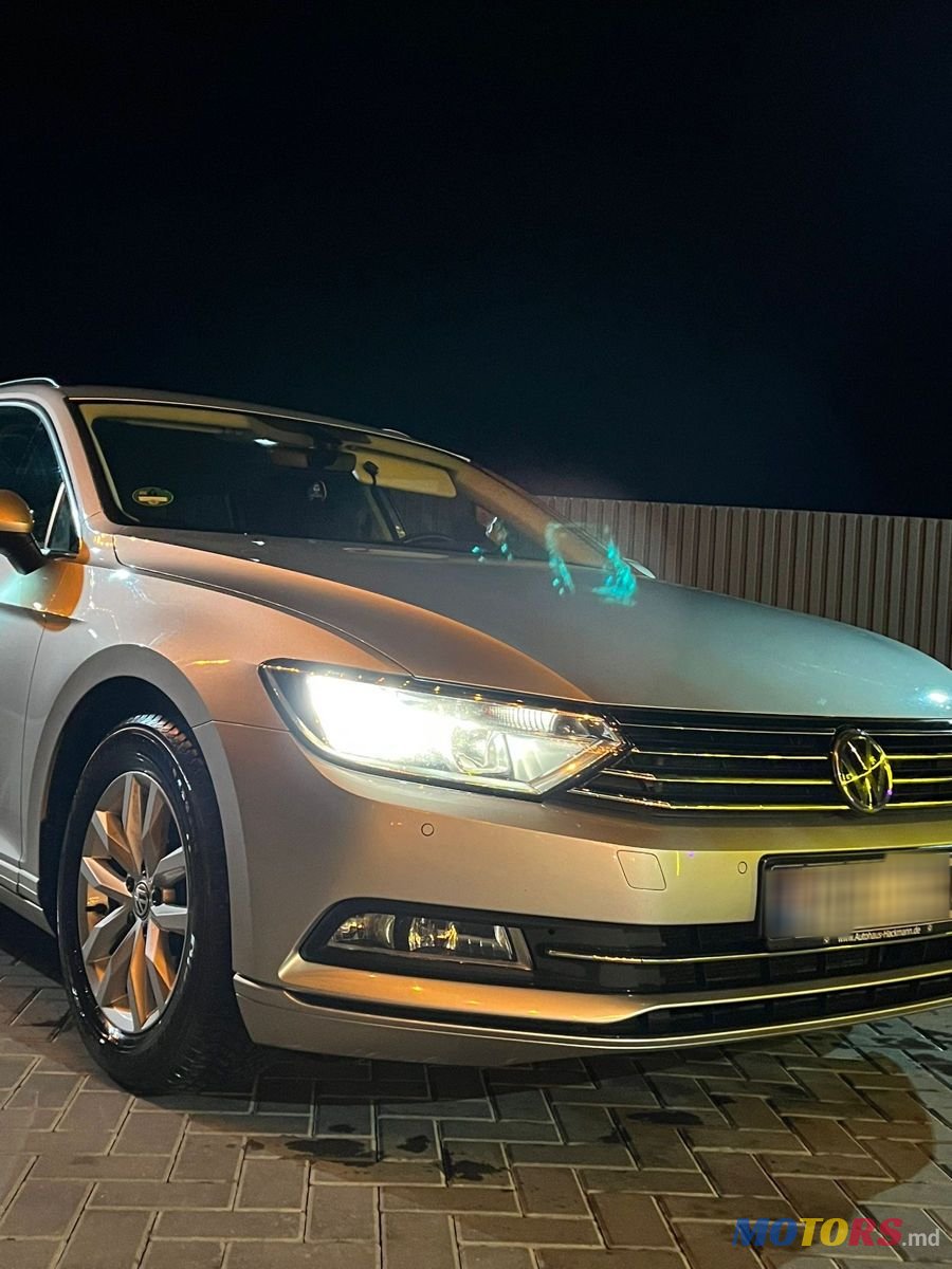 2015' Volkswagen Passat photo #2