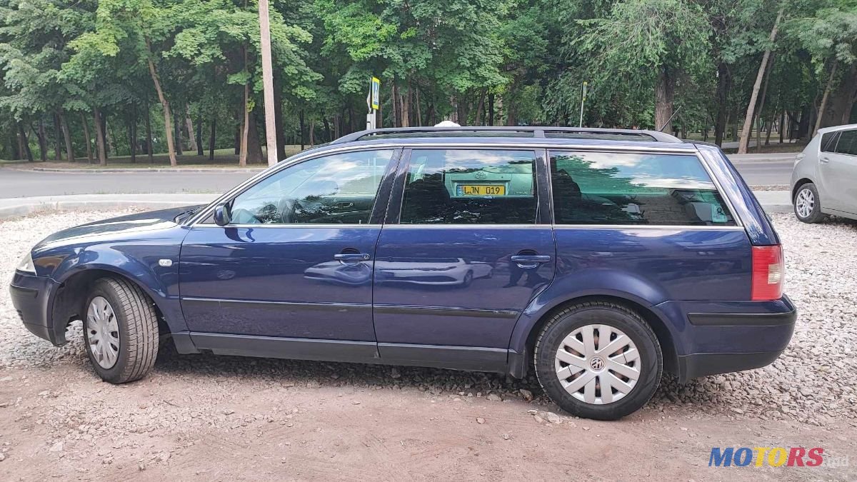 2002' Volkswagen Passat photo #6