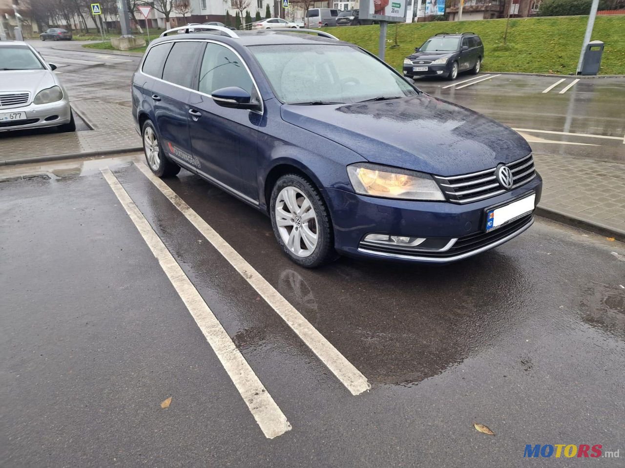 2011' Volkswagen Passat photo #2