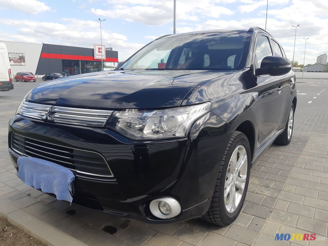 2013' Mitsubishi Outlander photo #1