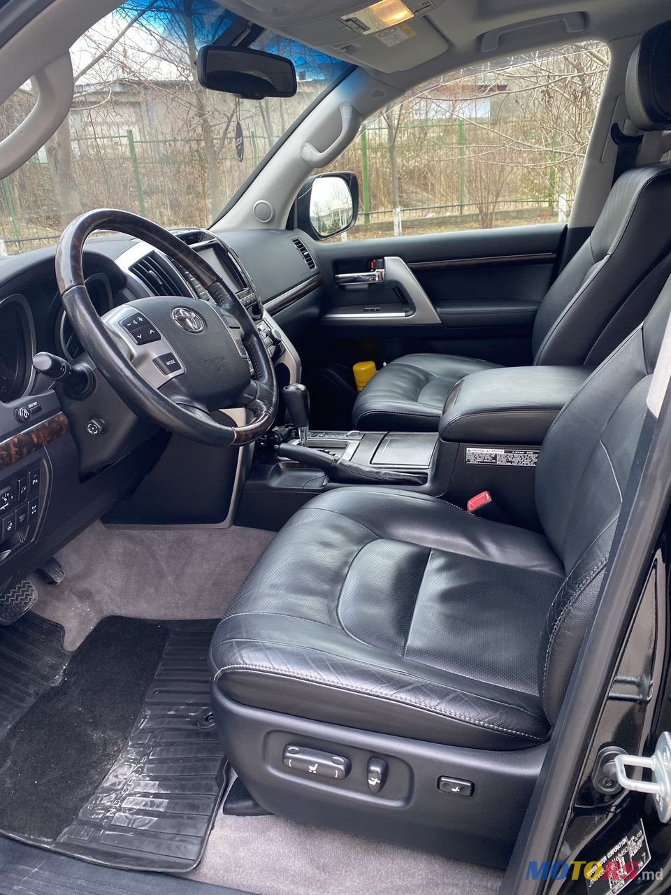 2015' Toyota Land Cruiser photo #6