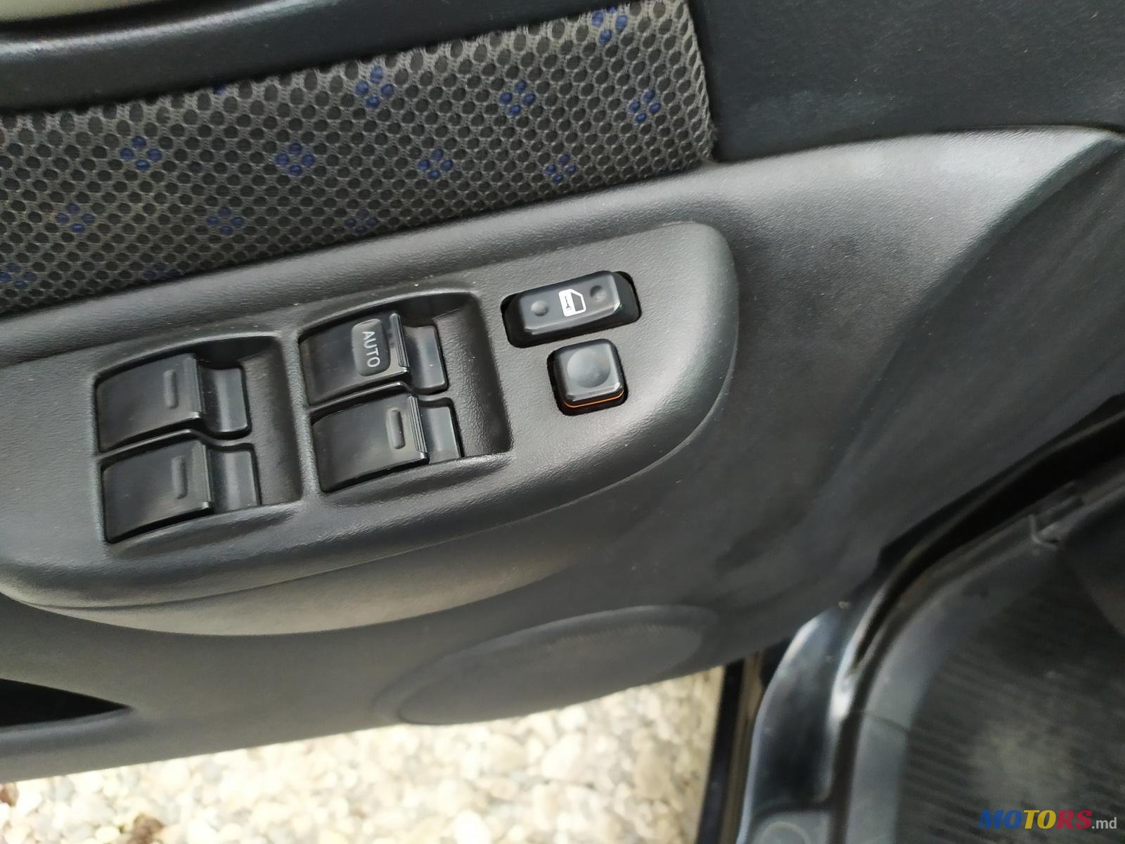 2003' Toyota Yaris Verso photo #1