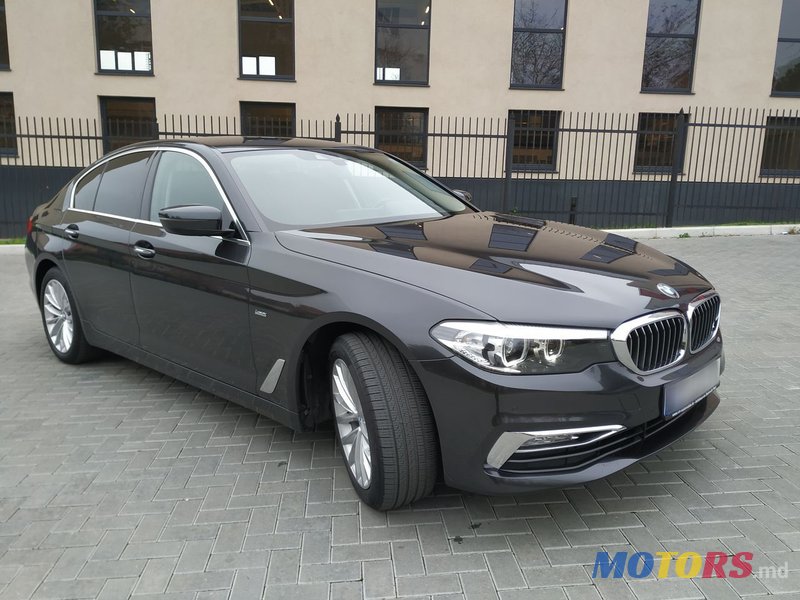 2017' BMW 5 Series photo #2