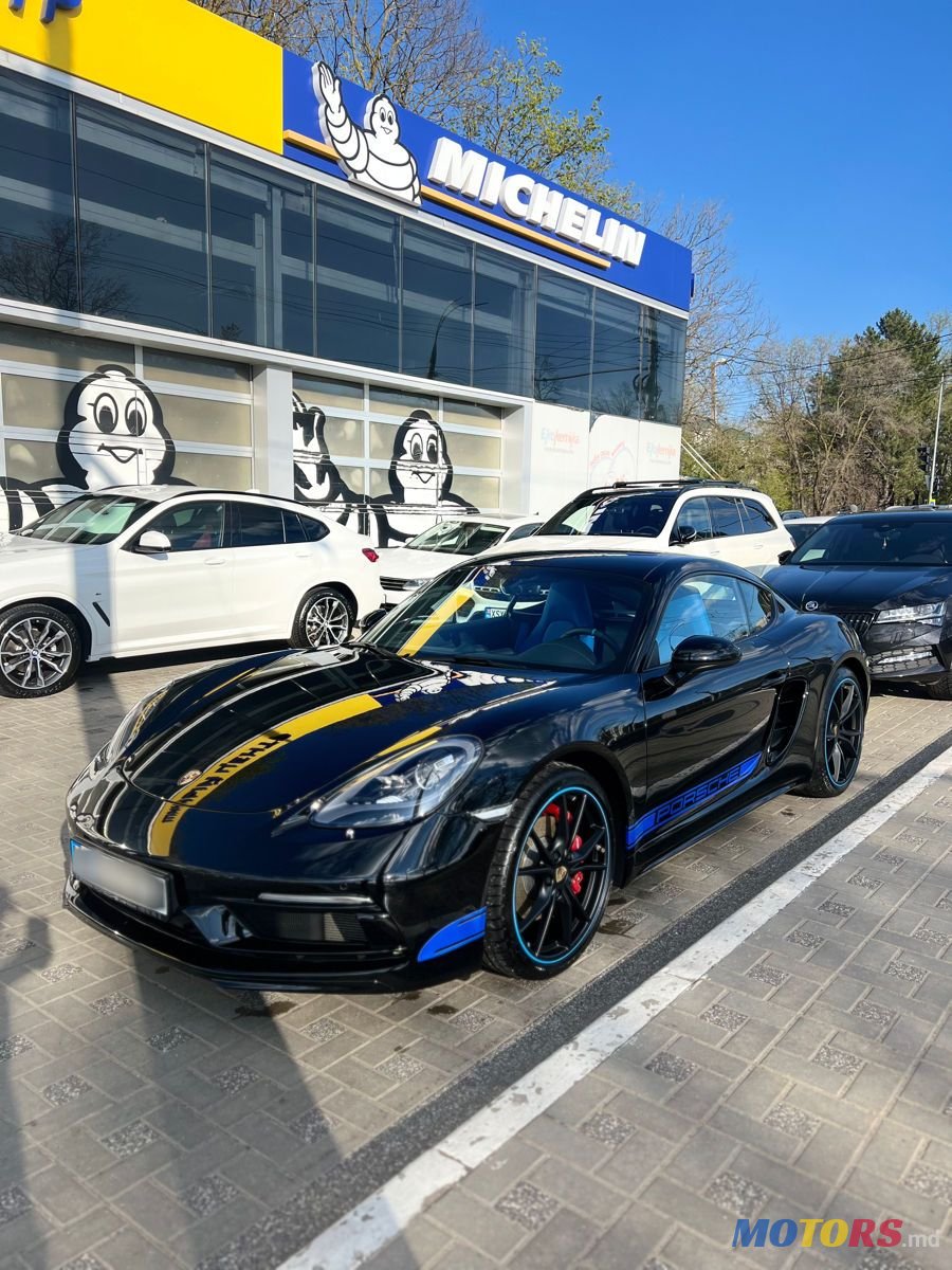 2017' Porsche Cayman photo #3